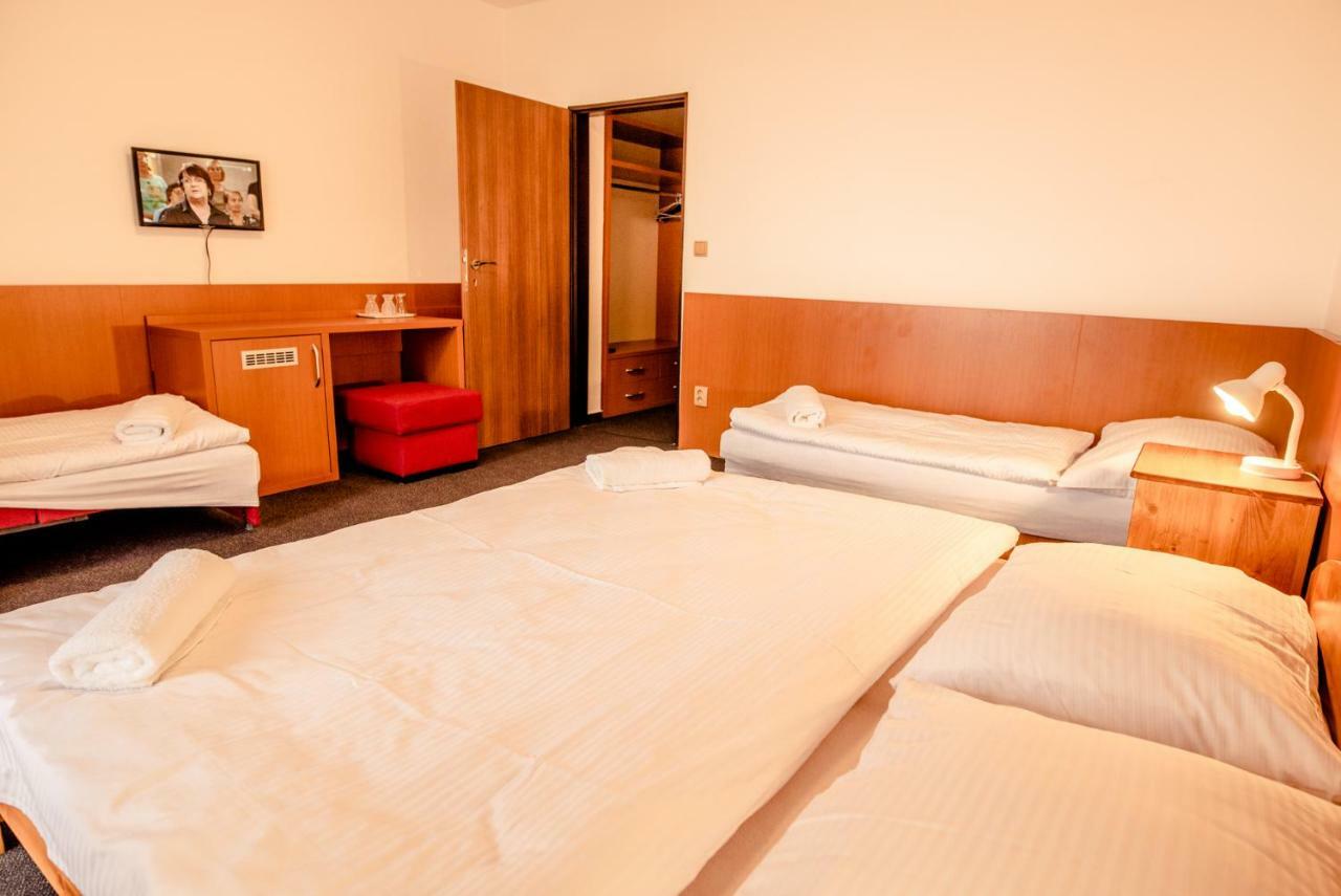 Horsky Hotel Kozubova Dolní Lomná Exteriör bild